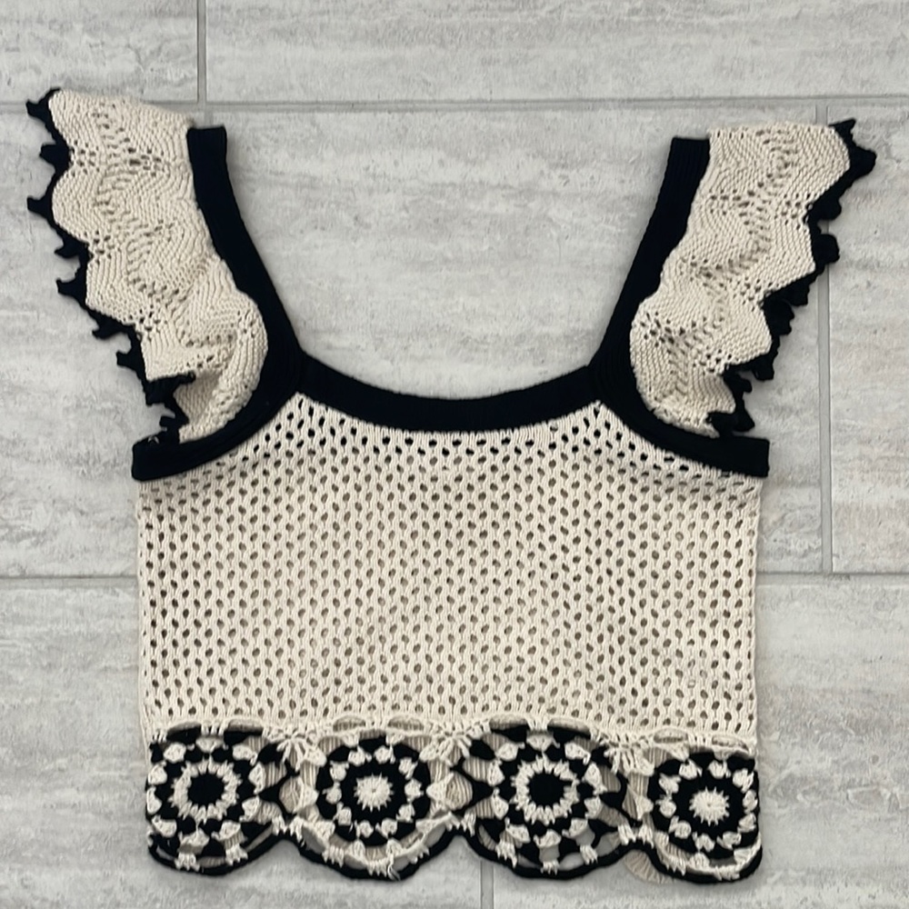 Blu Pepper Crochet Crop Top SZ L